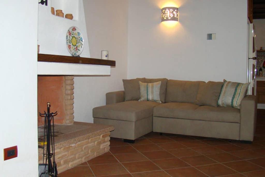 Ferienwohnung Bella Casa Con Giardino A 10 Minuti Dal Mare Aglientu Exterior foto